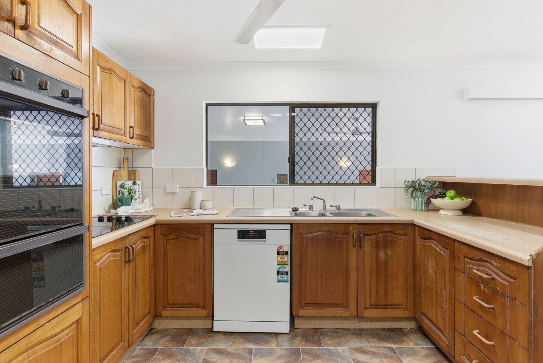 Property: 44 Scott St, BUNGALOW, QLD, 4870 photo-1