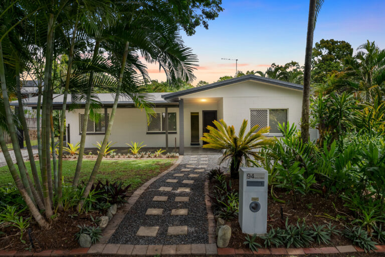 , HOLLOWAYS BEACH, QLD, 4878
