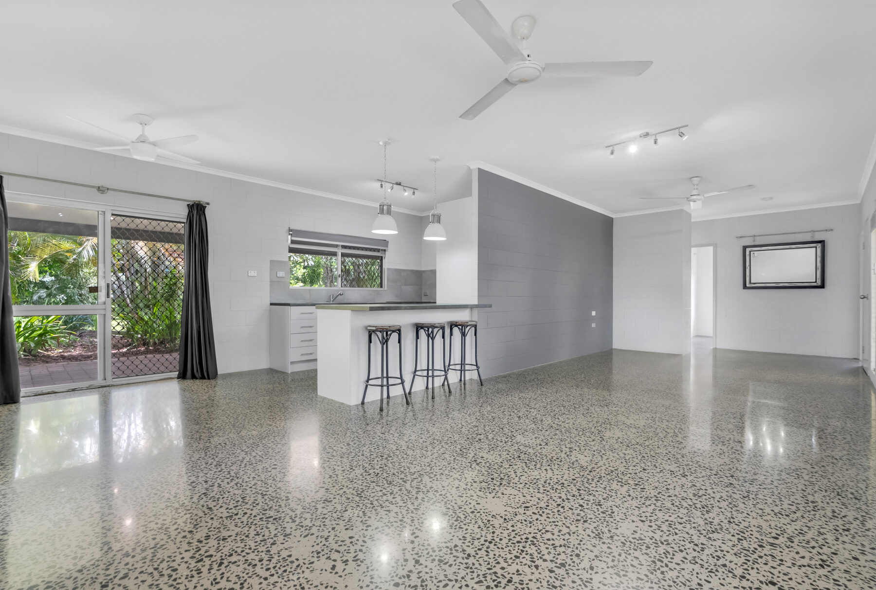 Rental: HOLLOWAYS BEACH, QLD, 4878 photo-19
