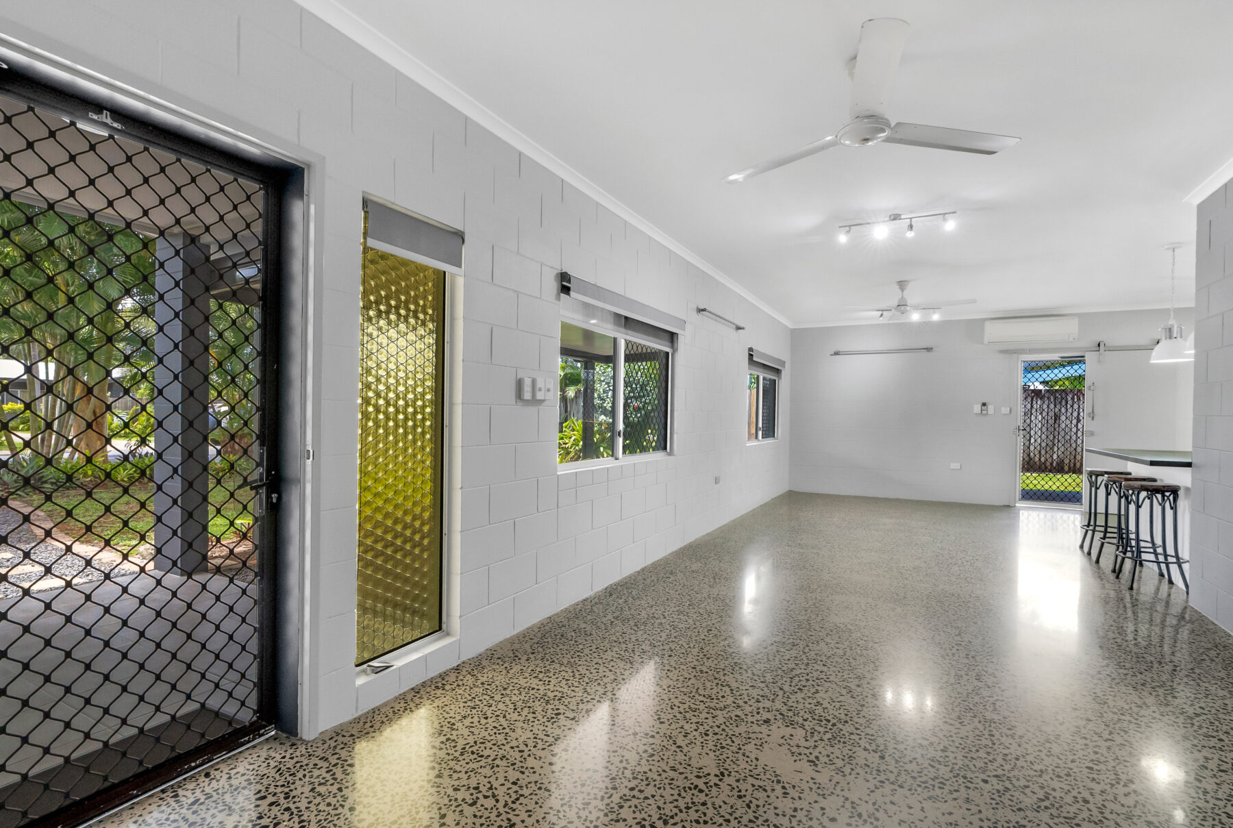 Rental: HOLLOWAYS BEACH, QLD, 4878 photo-29