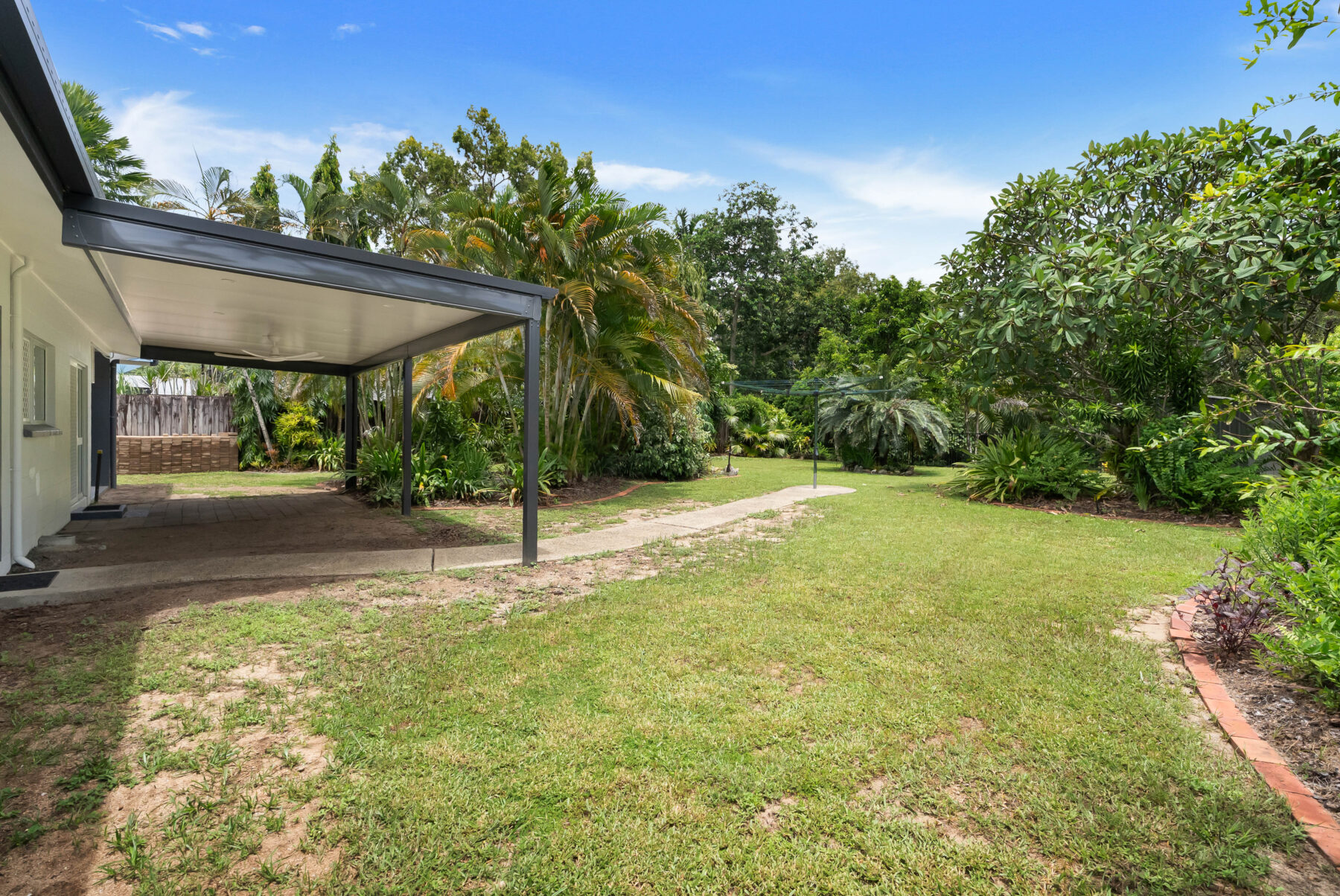 Rental: HOLLOWAYS BEACH, QLD, 4878 photo-14