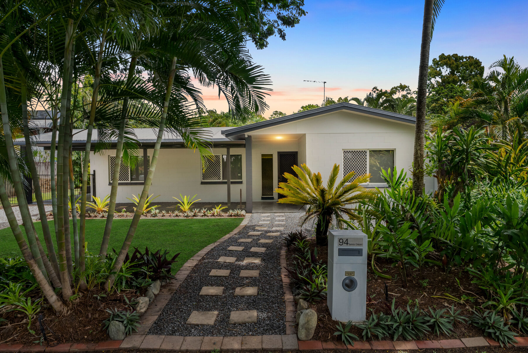 Rental: HOLLOWAYS BEACH, QLD, 4878 photo-30