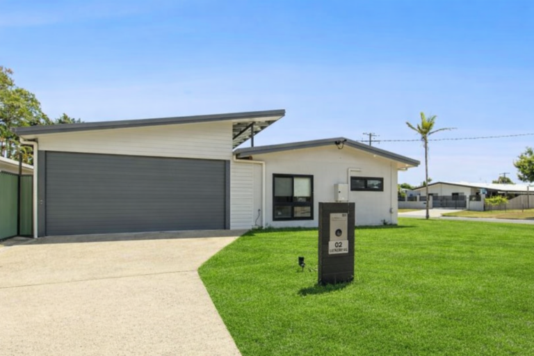2 Latrobe Close