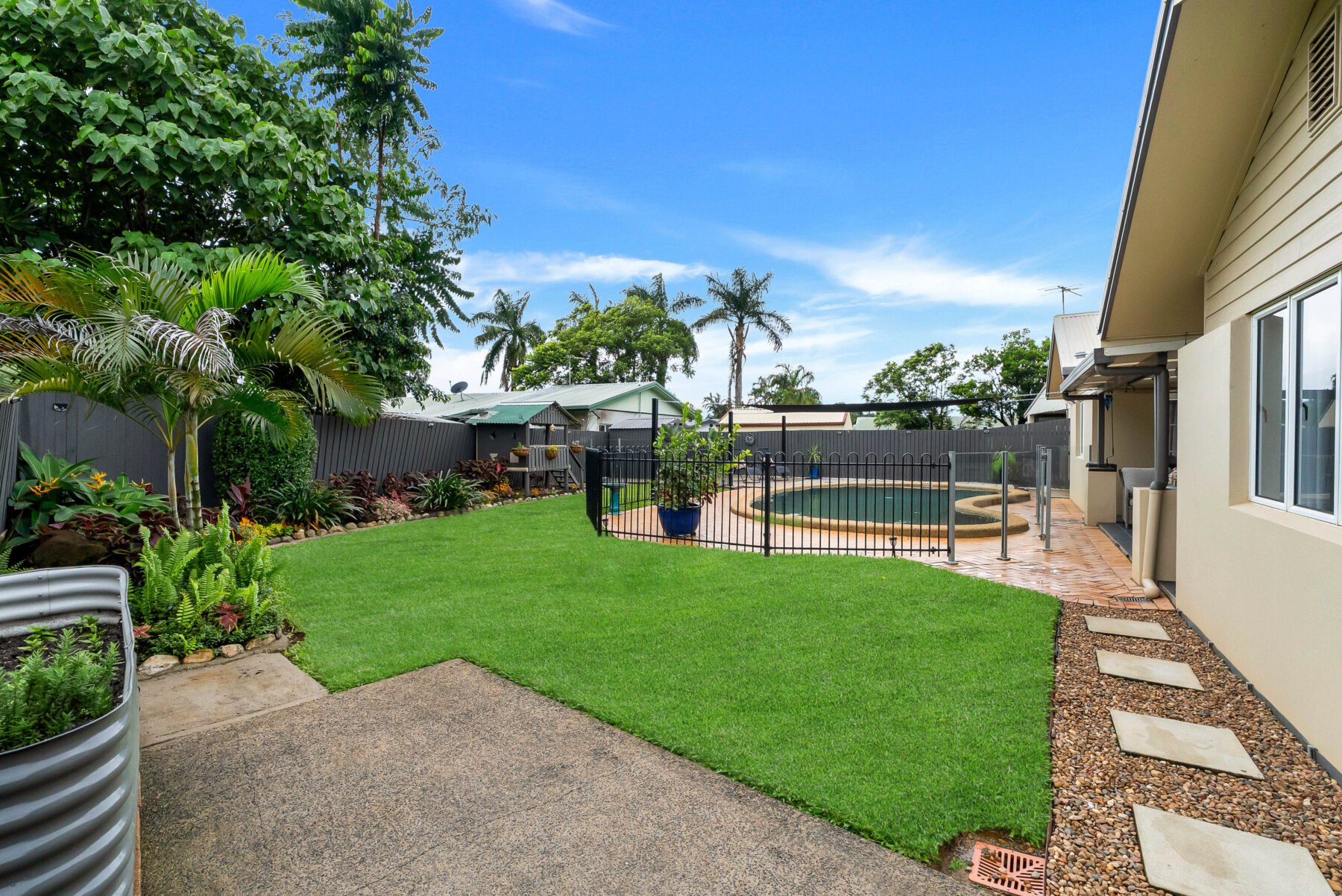 Property: 185 Robert Road, BENTLEY PARK, QLD, 4869 photo-7