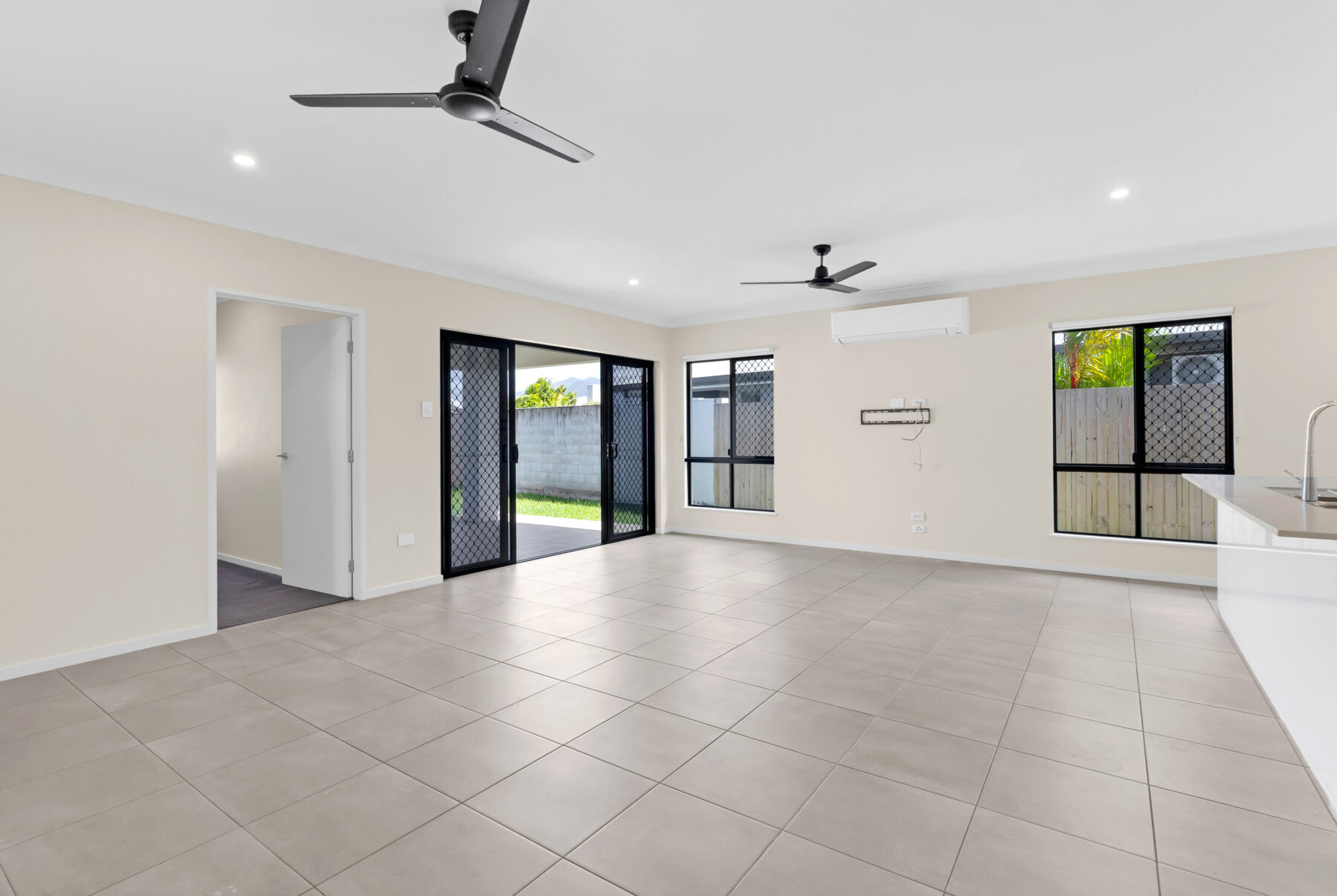 Property: 136 Charringa Link, SMITHFIELD, QLD, 4878 photo-13