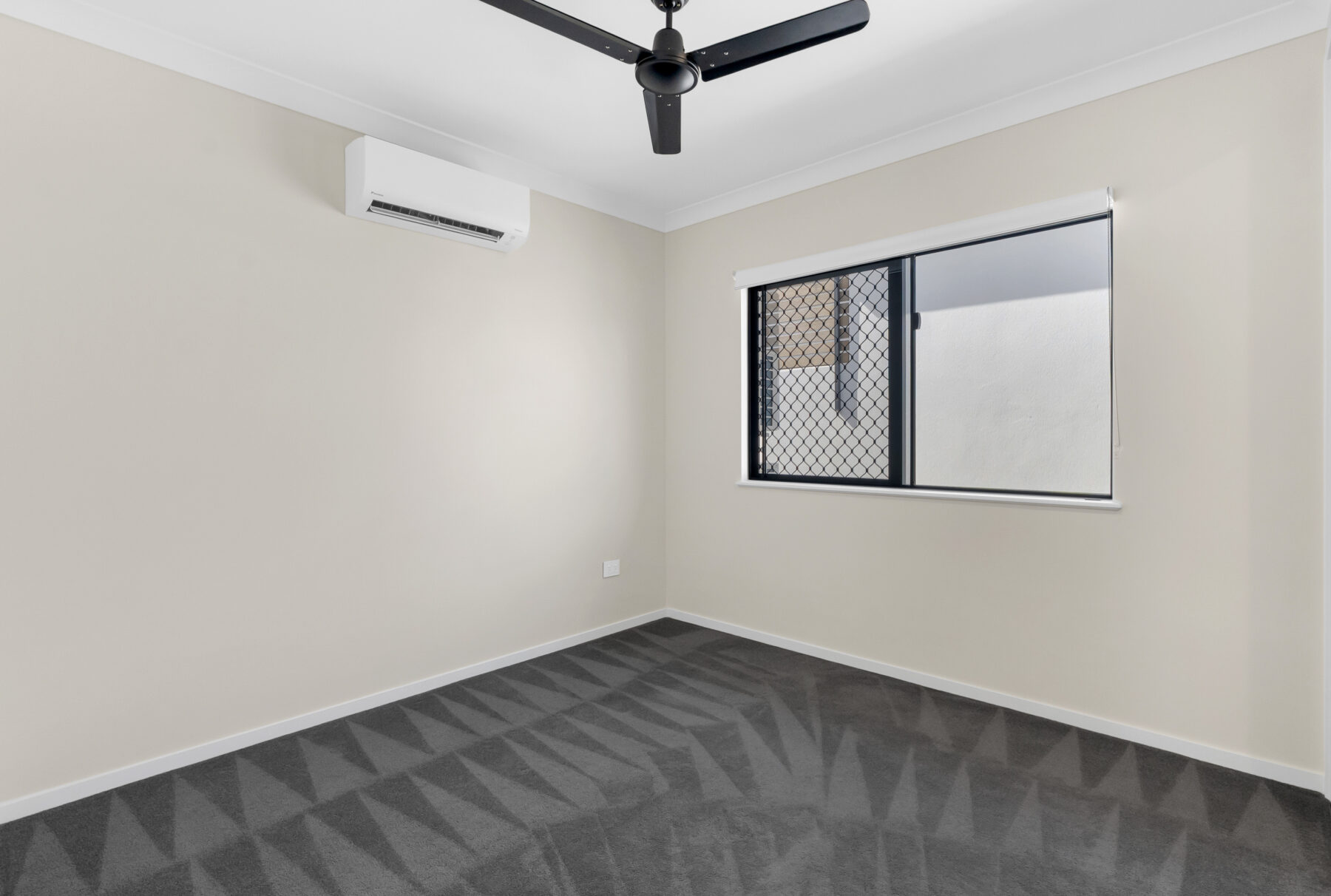 Property: 136 Charringa Link, SMITHFIELD, QLD, 4878 photo-9