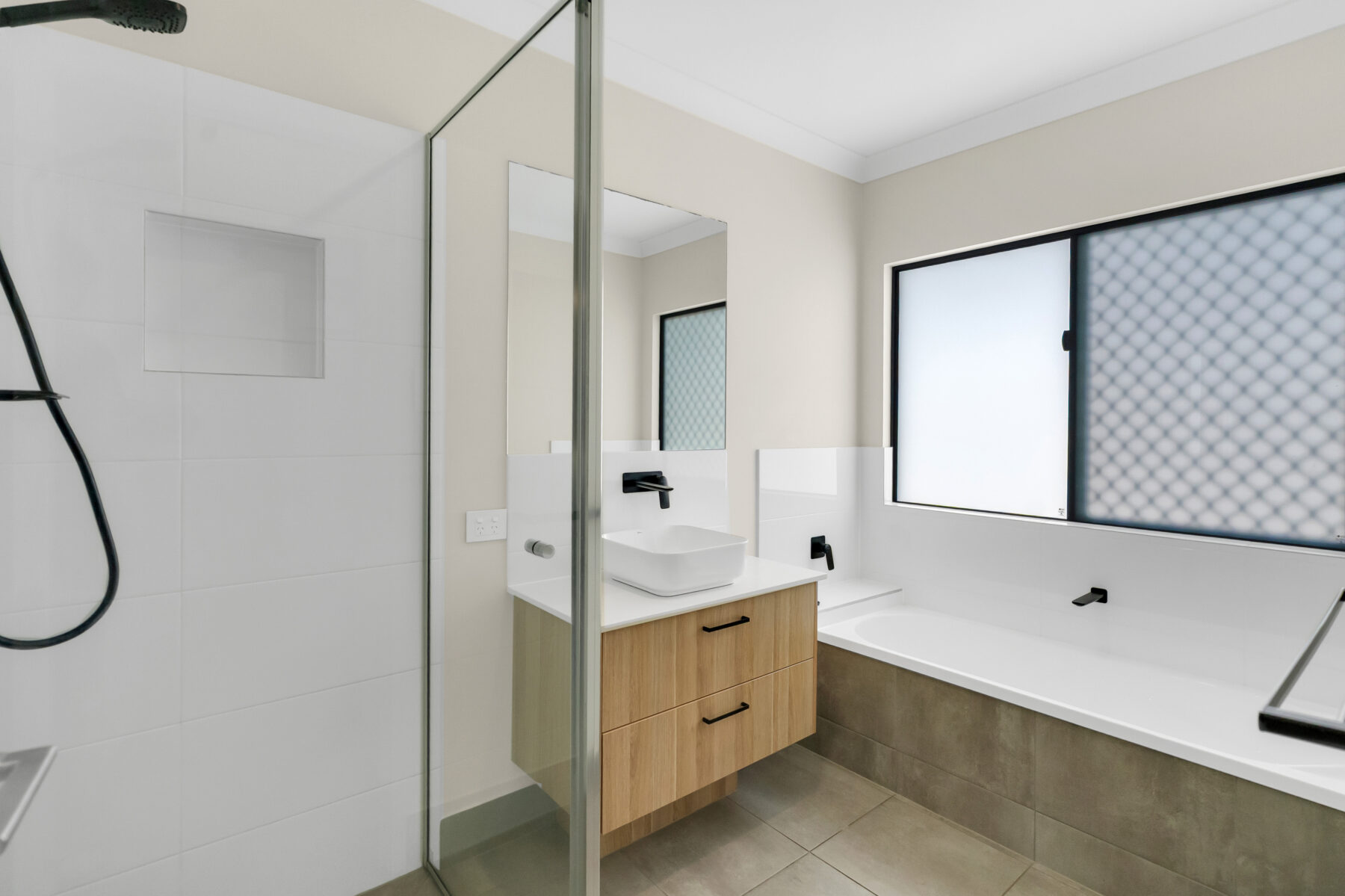 Property: 136 Charringa Link, SMITHFIELD, QLD, 4878 photo-2